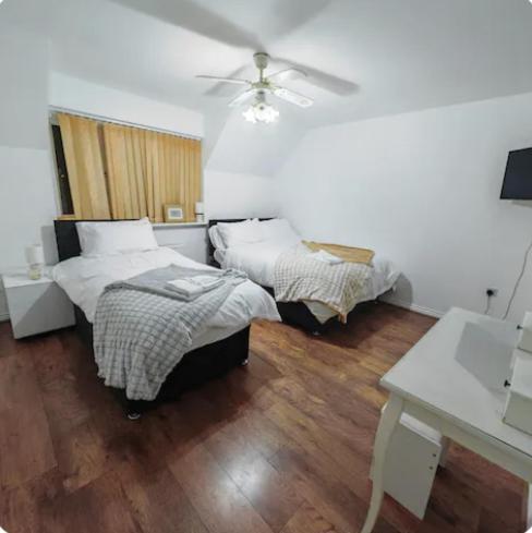 Kingdom Residence Manchester Bagian luar foto